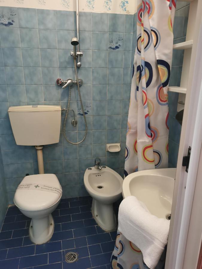 Hotel Ideale Young People Under 40 Rimini Bagian luar foto