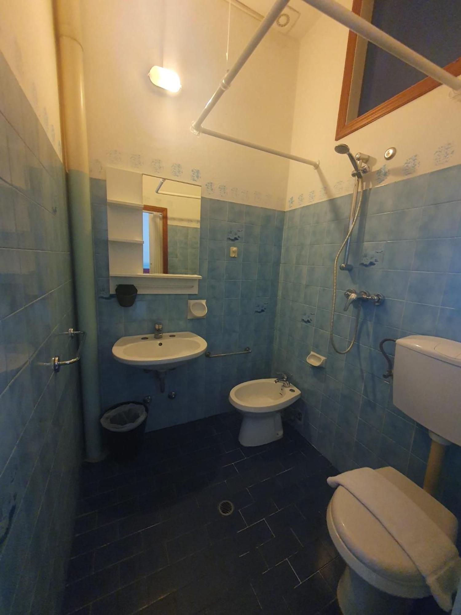 Hotel Ideale Young People Under 40 Rimini Bagian luar foto